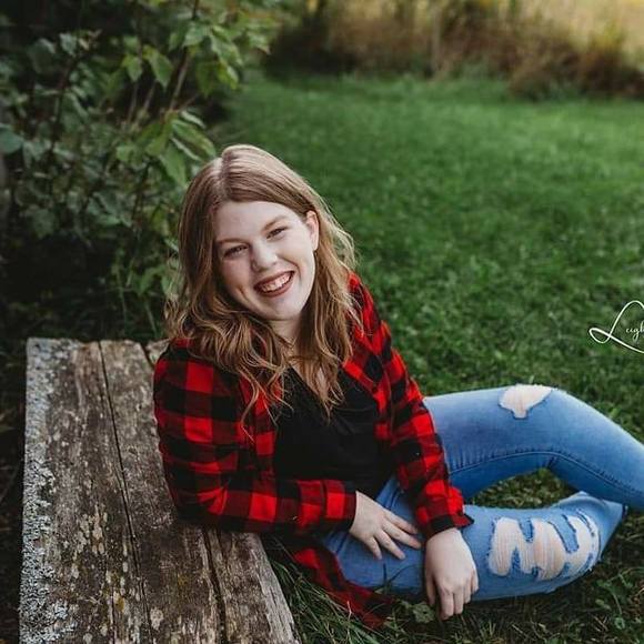 Meet your Posher, Madison - Picture 1 of 1